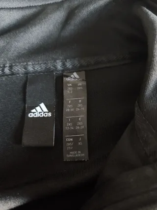 Chaqueta Adidas Negra con Rayas Blancas