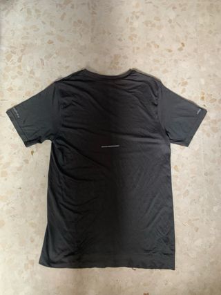 Camiseta Asics gris hombre