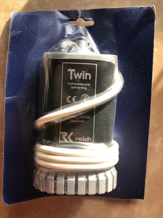 Bomba de agua Twin para autocaravana