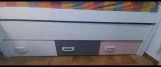 Cama Nido Juvenil Blanca y Multicolor.