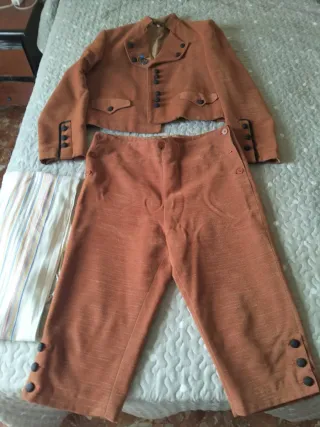 Traje de Torrentí naranja