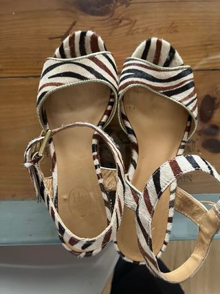 Sandalias ASH Beige de pelo.