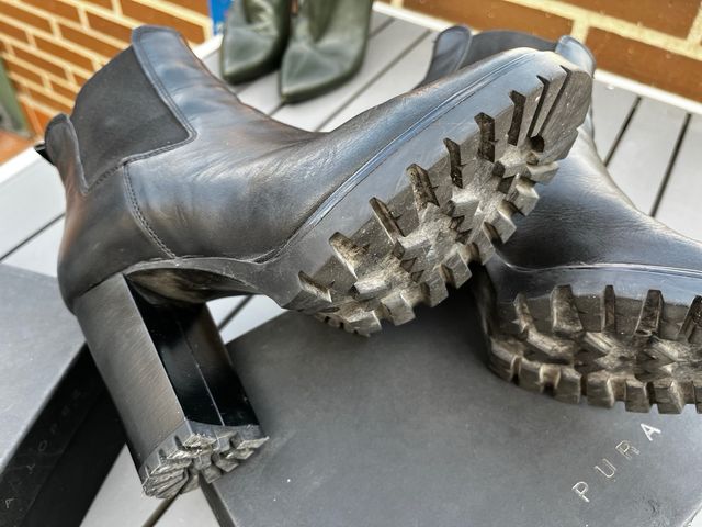 Botines negros de piel, tacón ancho, muy cómodos 