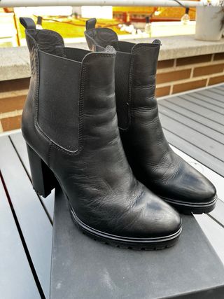 Botines negros de piel, tacón ancho, muy cómodos