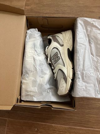 Zapatillas New Balance 530 Marrones y Blancas