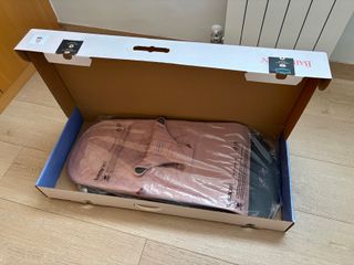 Hamaca Bebé BabyBjörn Bliss rosa + Juguete
