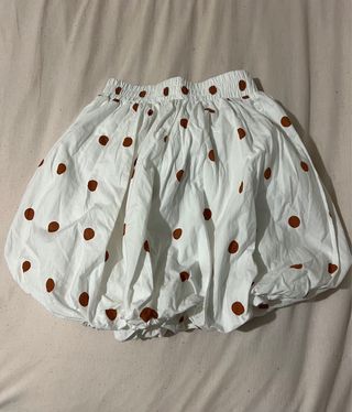 Minifalda blanca con lunares marrones