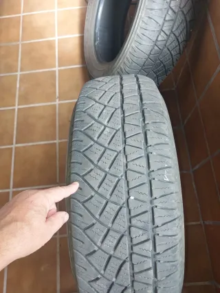 2 Neumáticos 4x4 235/65 R17