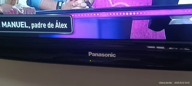 TV Panasonic de 32 pulgadas con TDT externo.