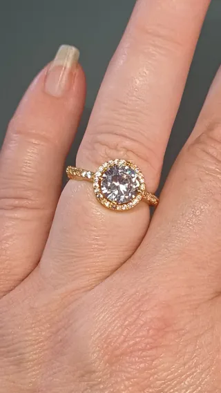 Anillo Acero Dorado y circonita brillante 