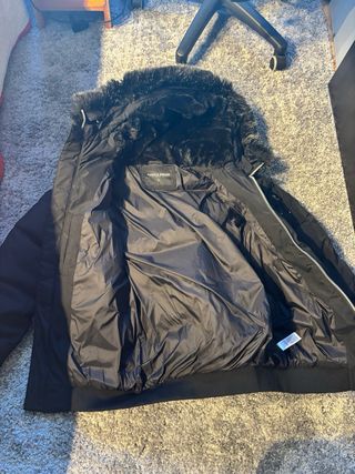 Supply & Demand Chaquetón Negro con Capucha