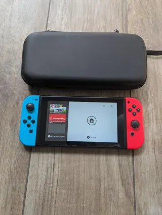 Nintendo Switch con custodia