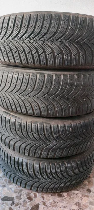 4 llantas y Neumáticos Hankook 185/65 R15