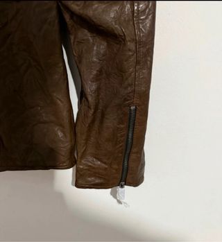 Chaqueta de cuero marrón