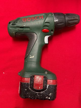 Taladro Atornillador Bosch con cargador y batería 