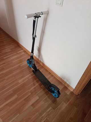 Patinete plegable ruedas azules