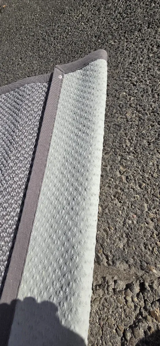 Alfombra grande gris