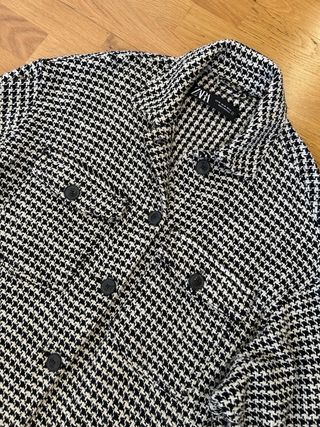 Chaqueta Zara Blanco y Negro