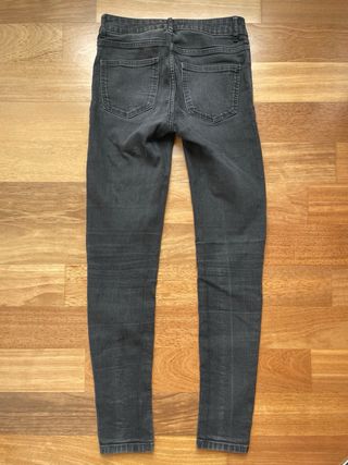 Pantalón vaquero pitillo negro Zara S