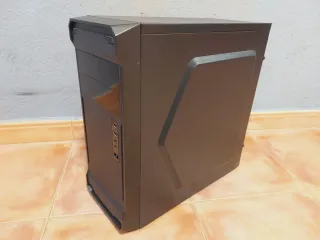 Caja PC Tacens con fuente de alimentación