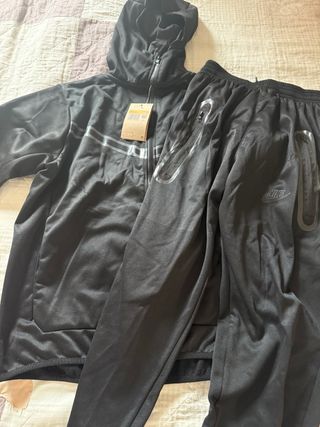 Conjunto Nike Sudadera y Pantalón Negro