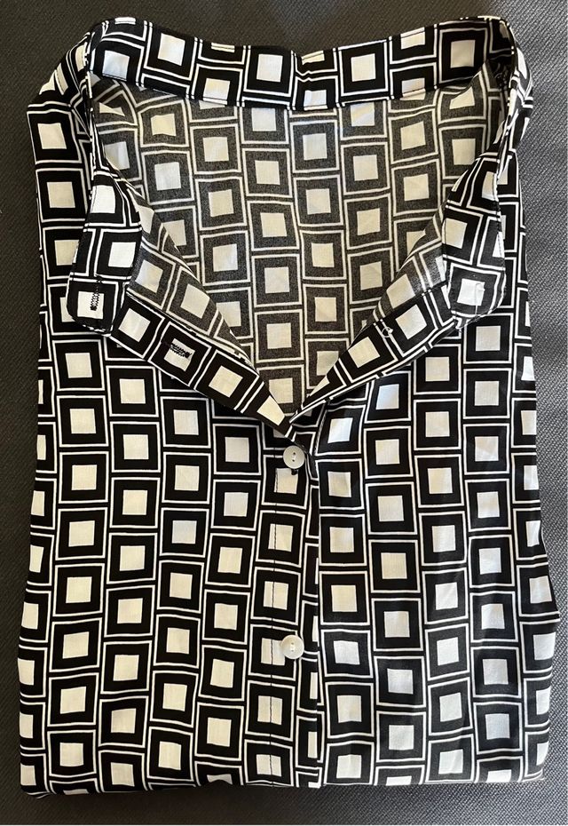 Blusa geométrica manga corta