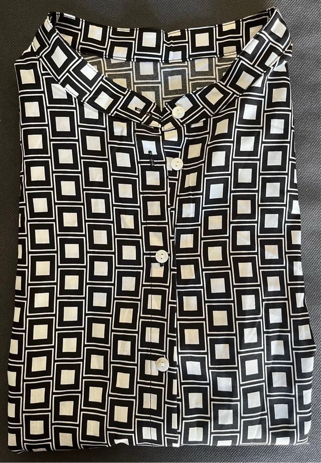 Blusa geométrica manga corta