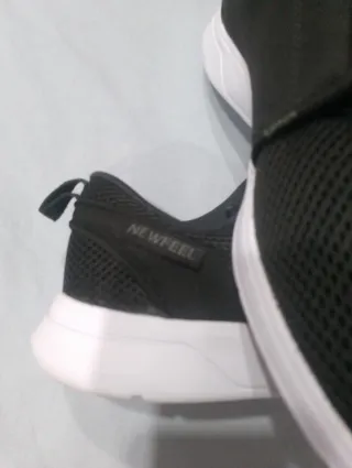 Deportivas Hombre Talla 42 Negras y Blancas