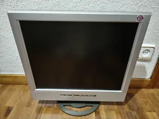 Monitor LCD 19 pulgadas 