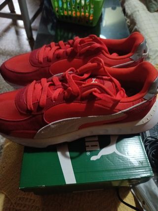 Deportivas Puma Rojas Talla 46 Nuevas