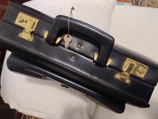 Maletín vintage cuero negro con llave