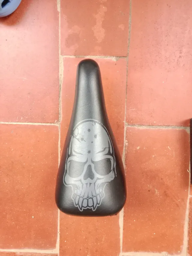 Accesorios BMX: Pedales y Sillín