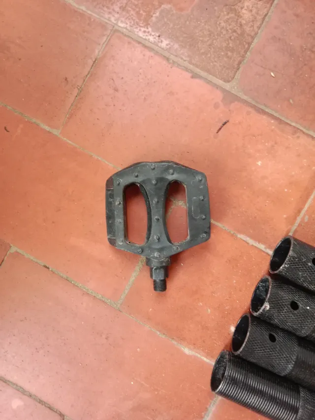 Accesorios BMX: Pedales y Sillín