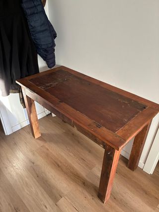 Mesa de madera rústica