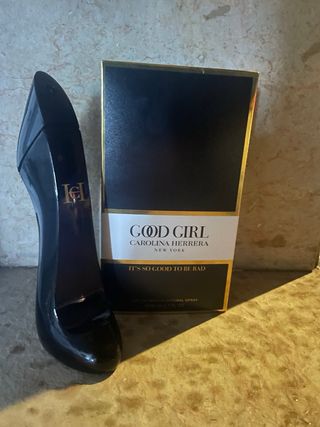 Carolina Herrera Good Girl Perfume Negro y azul 