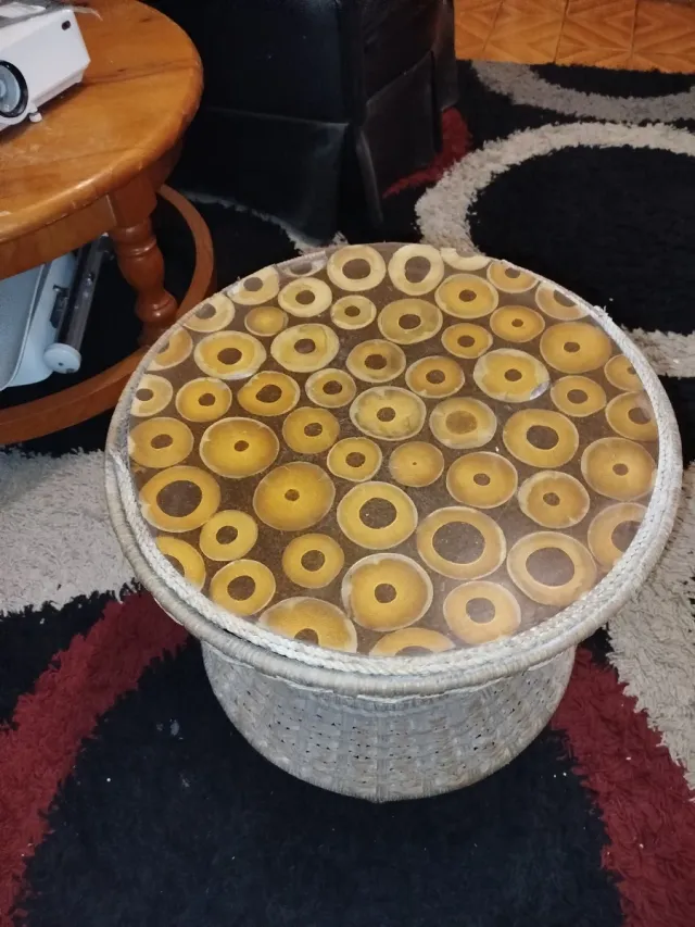 Mesa auxiliar bambú y mimbre