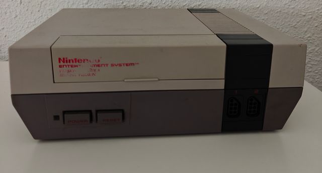 Nintendo NES + juego + mando