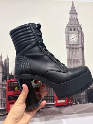 Botines negros plataforma tacón
