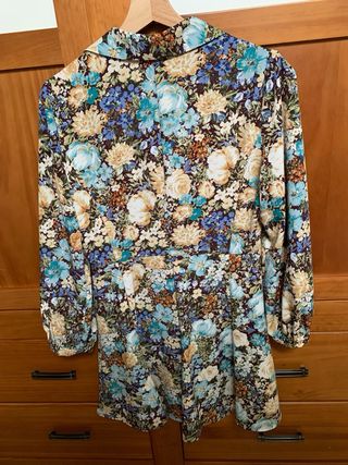 Vestido floral Zara