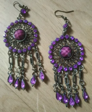 Orecchini pendenti viola stile orientale
