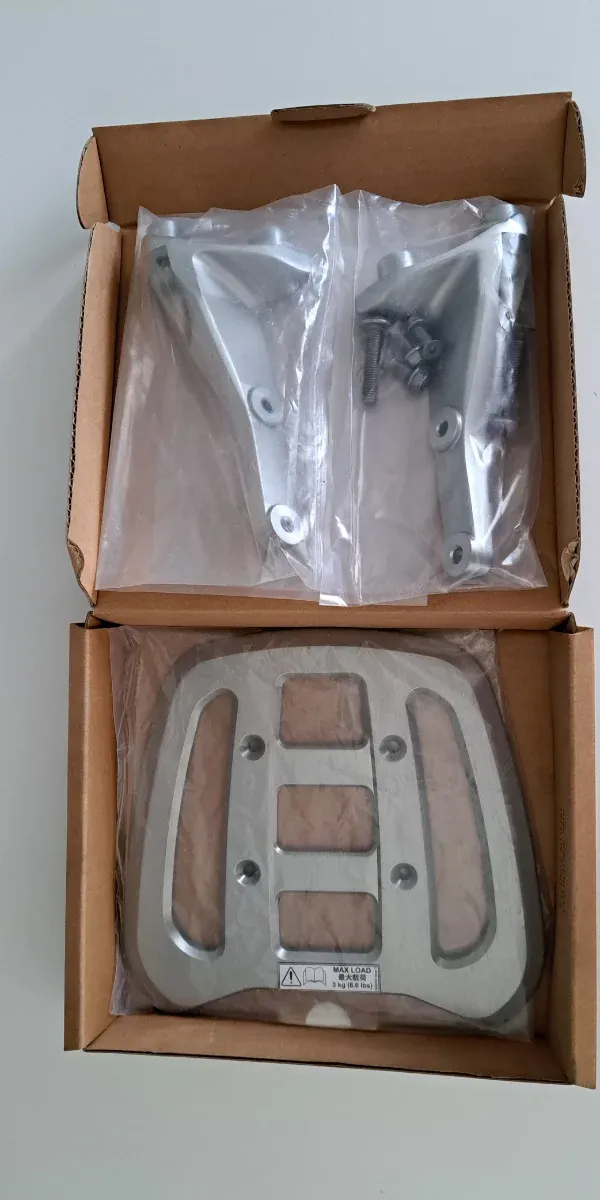 Portaequipajes de aluminio moto Triumph Rocket 3