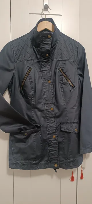Chaqueta estilo Barbour azul marino 
Negociable
