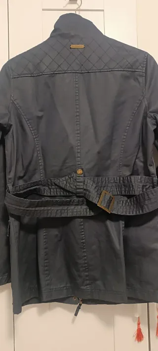 Chaqueta estilo Barbour azul marino 
Negociable
