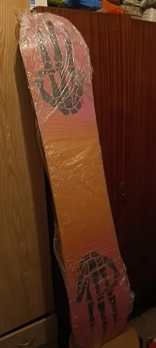 Tabla de Snowboard Bata Leon con fijacio nes 135