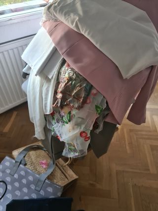 Ropa y zapatos varios