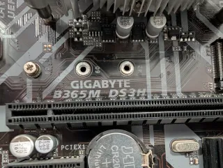 Placa base Gigabyte B365M DS3H + cpu Intel I5-8500