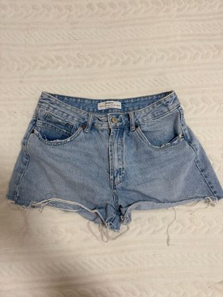 Shorts vaqueros Stradivarius Talla M