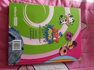 Libro Manualidades Art Attack Juega y Crea
