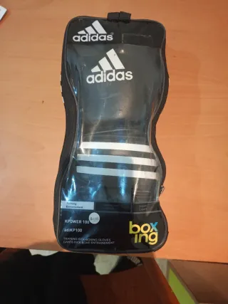 Guantes de boxeo Adidas negros