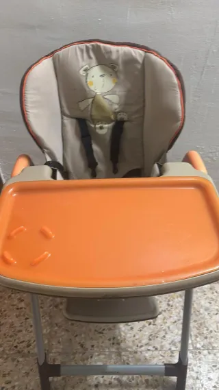 Trona regulable para bebé